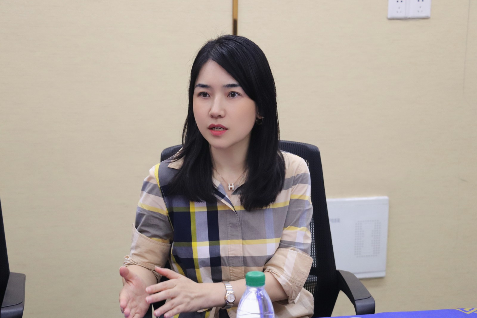 retouch_2025082613521175.jpg retouch_2025082613521175.jpg