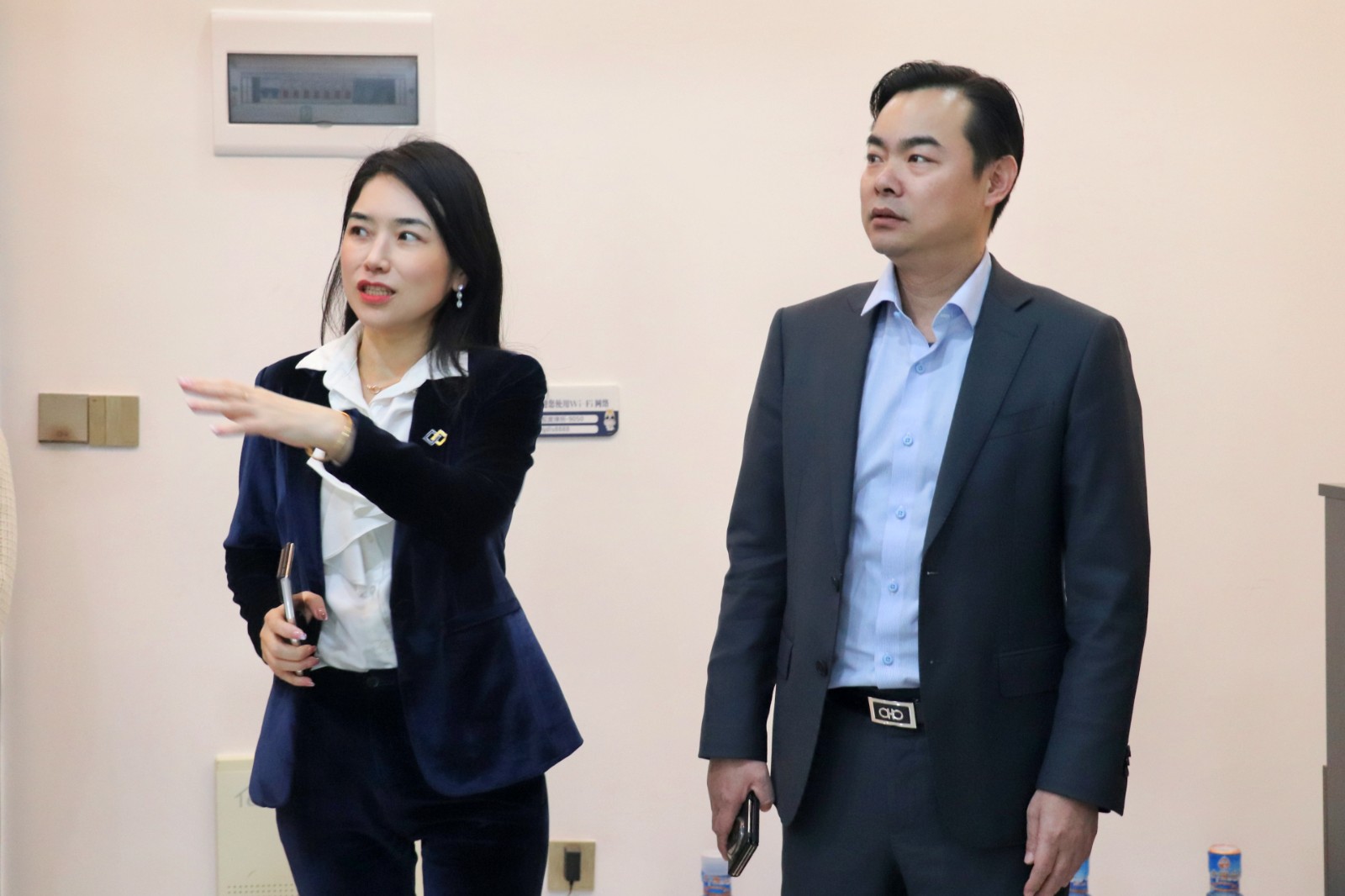 retouch_2025121716161052.jpg retouch_2025121716161052.jpg